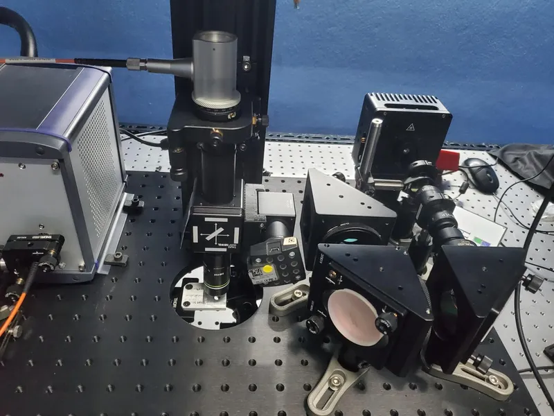 Ultrafast Raman spectroscopy setup for pump-probe measurements